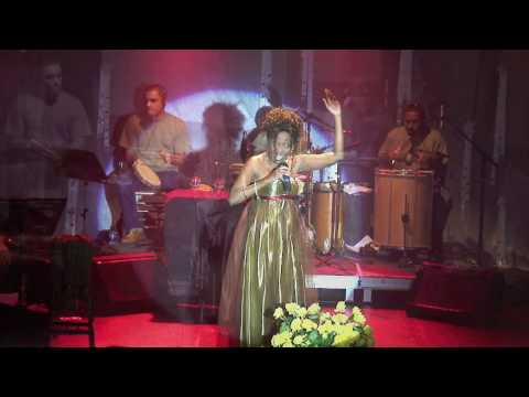 Luiza Dionizio clip devoção