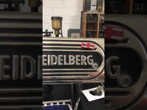 Heißfolien Tiegel in Aktion