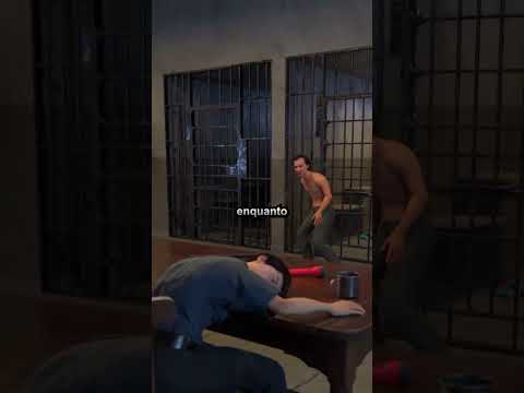 Ele fugiu por um buraco pequeno #shorts