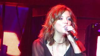 Martina McBride~ I Never Promised You A Rose Garden (clip)
