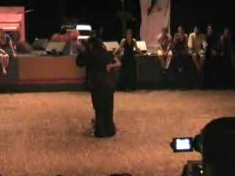  Mercedes Espinel  and  Diego Riemer  are  dancing  to  the  tango  "  Verdemar  "
