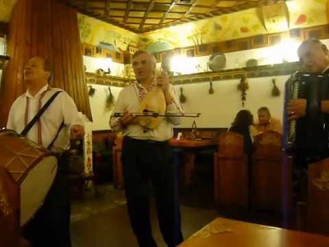 Bulgária: restaurante tradicional `` Hadjidraganovite Kashti “, Sofia (8/8) 14/09/2016 (quarta) 21h11