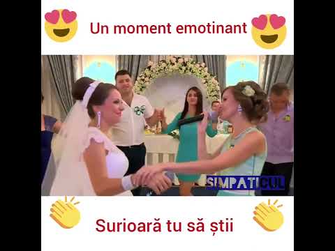 Doua surori canta chiar la nunta uneia !!