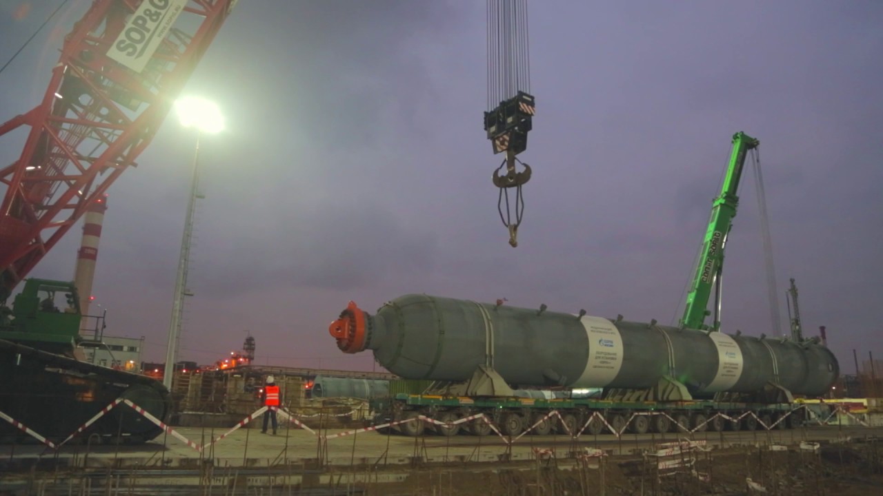 Assembly of large equipment installation combined refining "Euro +"