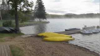 preview picture of video '2012-09-24 Le Grand Lodge Mont-Tremblant, Lac Ouimet fumant.mp4'