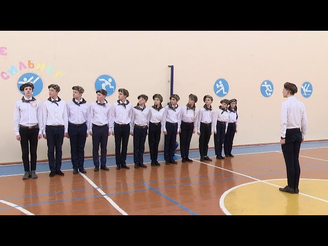 Учащиеся школы №9 участвовали в смотре- строя и песни «Мы-наследники Великой Победы»