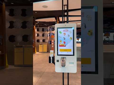 McDonalds no aeroporto de Dubai #mcdonalds #dubai #terminal #travel #uk #usa #europe
