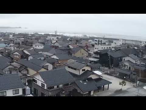Tsunami hits Japan - 1m waves hit Wajima on the west coast of Japan (01, January 2024)