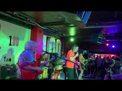 Red Guitars - Steeltown