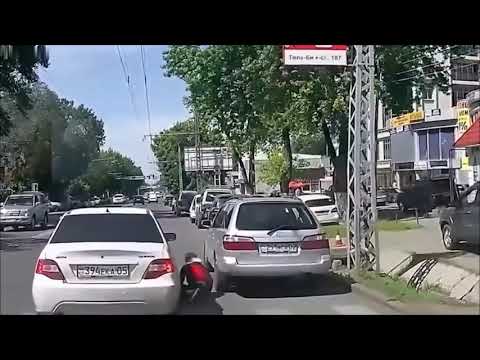 Dziecko wbiega na pasy !!!