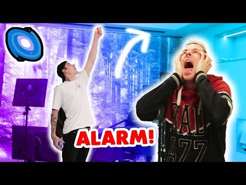 FEUERALARM PRANK an REWI live im 12 Stunden STREAM