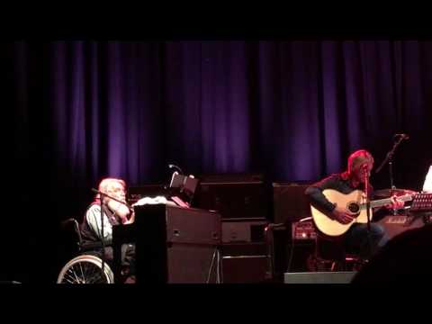 Robert Wyatt w/ Paul Weller – September in the Rain