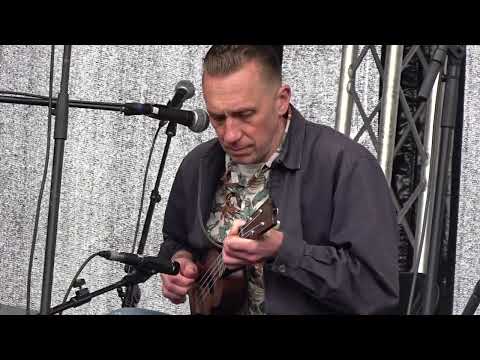 Ukulele Uff Trio - Never Swat A Fly