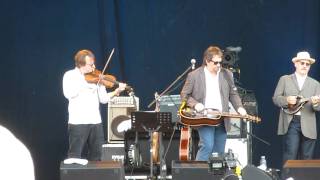 Elvis Costello-New Amsterdam/You&#39;ve Got To Hide Your Love Away(Hyde Park 27/06/2010)