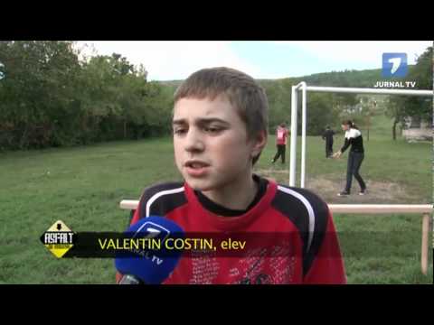 ASFALT DE MOLDOVA   Stejarul lui Gagarin din Păuleşti