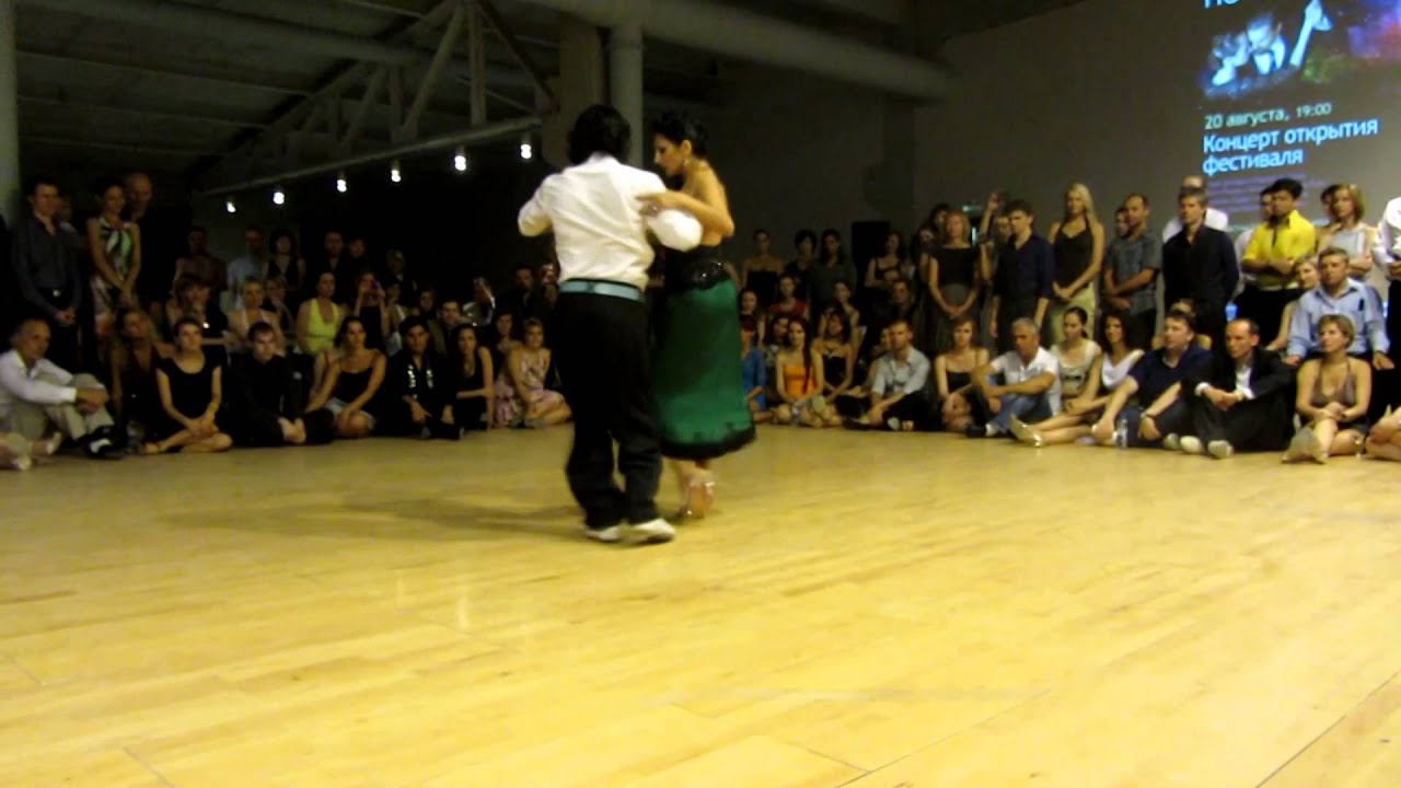 Gaston Torelli y Moira Castellano - Rie payaso - MNF 2014