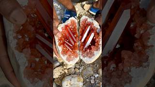 Download lagu Cracking Open a Geode with Deep Red Crystals! mp3