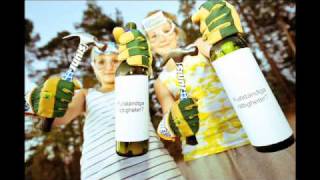 Skål för barnen! Junis skickar flaskpost.