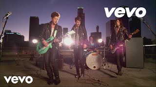 Bài hát Tonight Tonight - Nghệ sĩ trình bày Hot Chelle Rae