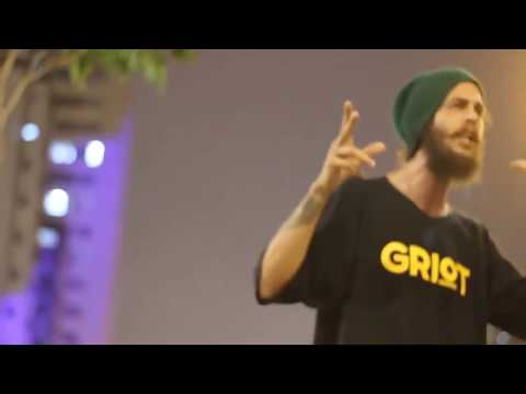 Seco de Fênix na improvisada batalhando no Slam