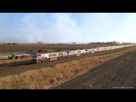 7AM9 SCT Mixed Freight Train With Boxcars, Containers & Steel Wagons (18/5/2024) - PoathTV Railways