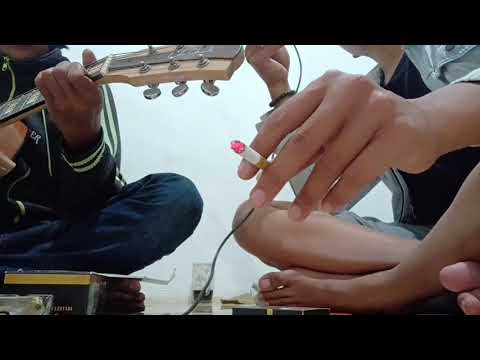 sukurr nyanyii bersama gitaris selegenje🤘😁