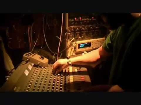 ANTI BYPASS (dub addict) & SHANTI D @duquake , geneve 11 02 2012