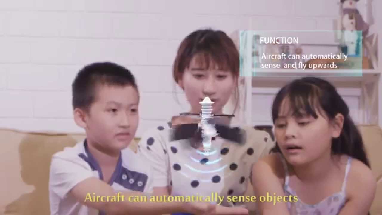 Lietajúci superhrdina, modrá