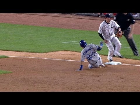 TOR@NYY: Kawasaki connects on a triple to left field