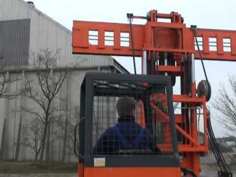 E4630 = Hubtex four way driving machine