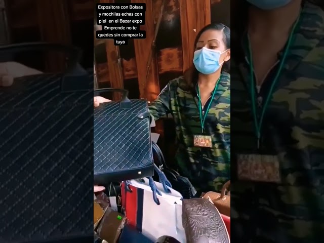 Vídeo relacionado con BOJLY Bolsas de mano para mujer, elegantes, impermeables, de nailon, con asa superior, plegable, para playa, viajes, trabajo, compras, escuela, Gris Profunda, Large