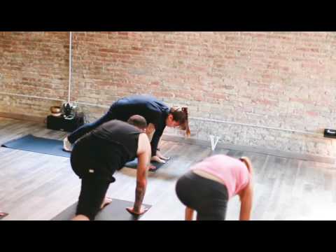 The Art Of Living in BMS. Yoga & Centro de Desarrollo Personal Miniatura de video de YouTube 6