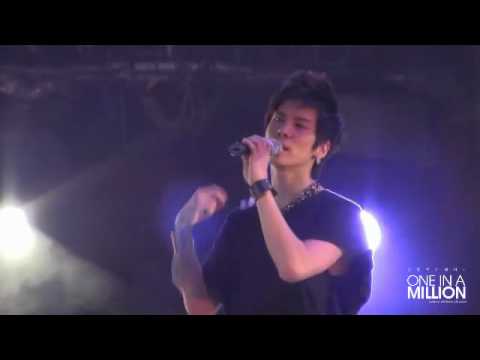 [Fancam] 100821 SHINee Jonghyun - Quasimodo @ SMTown Concert