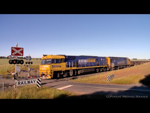 3AM5 Freight Train With Steel Wagons & Containers (27/10/2021) - PoathTV Australian Railways