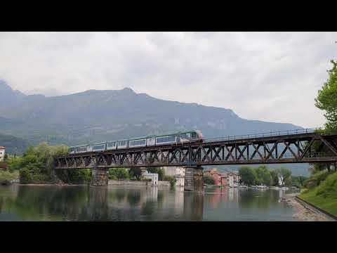 Lecco: Ponte Vecchio, Adda, Isola Viscontea e Stadler GTW Trenord Besanino