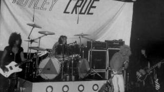 Motley Crue - I Will Survive (live 1981) Whiskey
