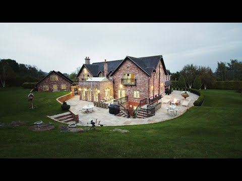 Inside a Luxury £2.8 Million Mansion in Cheshire