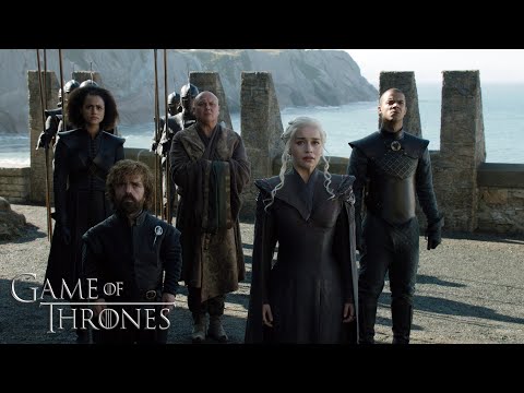 Game of Thrones - Daenerys arriving at Dragonstone