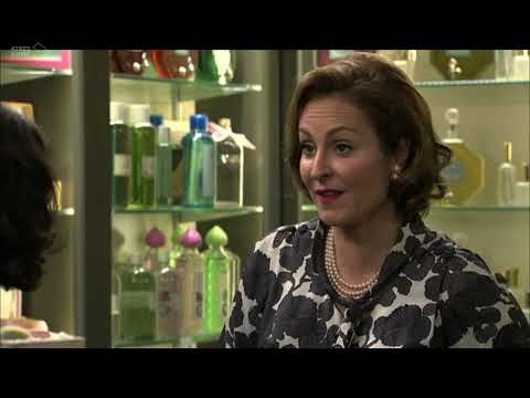 Amar C463 - Juana y Laura discuten por la organización de la tienda delante de Clara