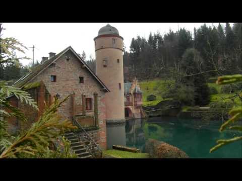 Um Schloss Mespelbrunn im Spessart