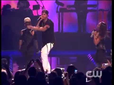 TLC & J  Cole Performing  Crooked Smile  Live at the iHeartRadio Music Festival FULL VIDEO TLCLegacy