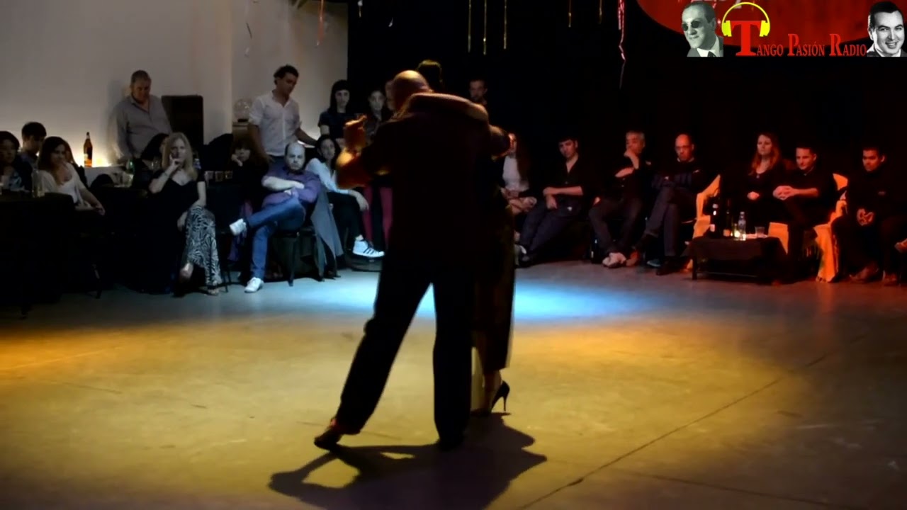 SOMBRAS DEL PUERTO Carlos Di Sarli - Alberto Podesta Ballano: Moira Castellano - Seba De La Vallina