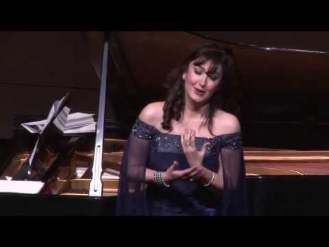 María José Montiel sings Connais-tu le pays - Mignon, by Thomas