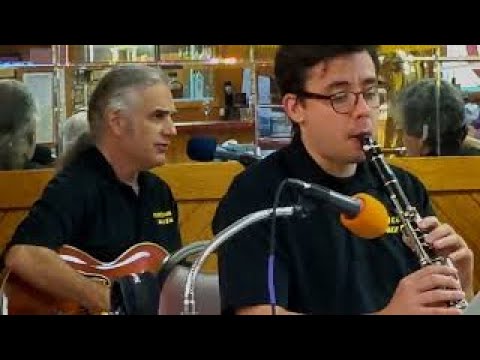 When I Take My Sugar To Tea - Performed by the Gold Coast Jazz Band
