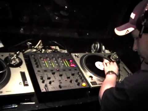 Technical Itch (UK) & MC Jakes @ Carbon Lounge in Detroit 2002