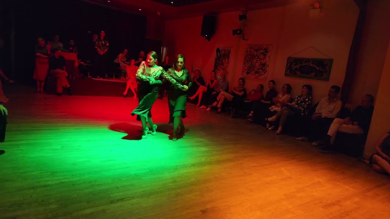 Argentine tango: Analía Centurión & Mariana Parma - Ella Es Así
