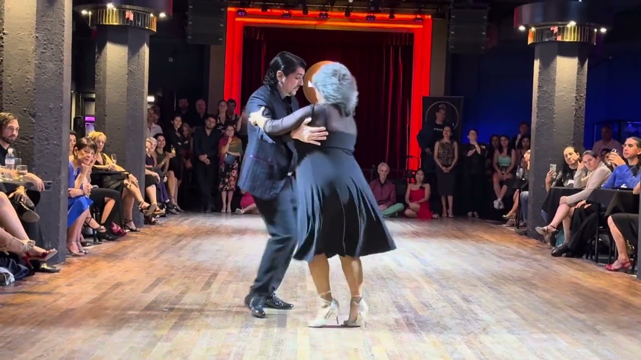 Video thumbnail for Graciela Gonzales & Fernando Sánchez. Tango Vals: Lo mismo que ayer. Buenos Aires 🇦🇷12/28/23