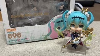 ねんどろいど898・レーシングミク2018verを開封しポージングを組み立ててみた‼️