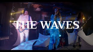 Momsname - The Waves video