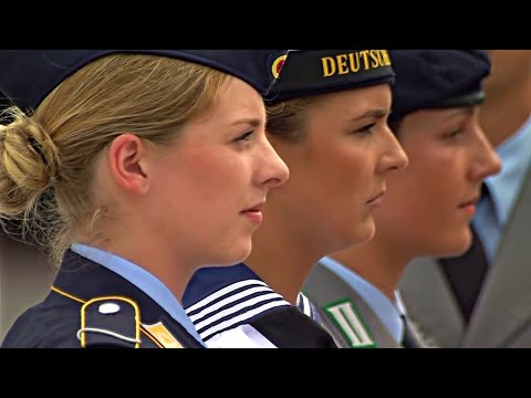Vereidigung und Gelöbnis von Soldaten der Bundeswehr vor dem Bendlerblock